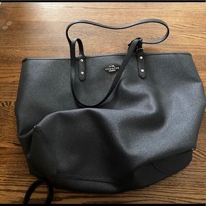 Medium/large navy blue Coach tote